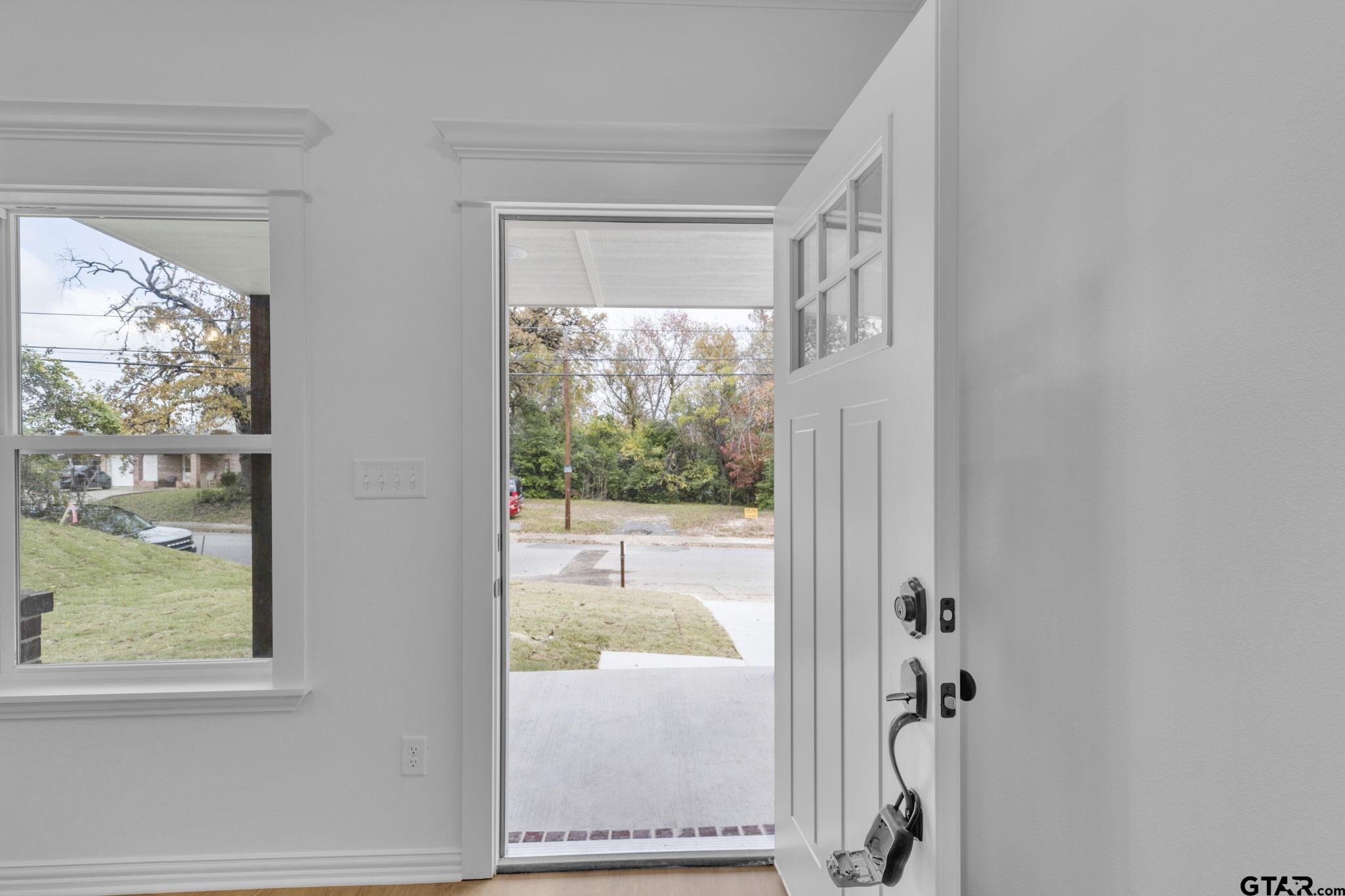 Listing images