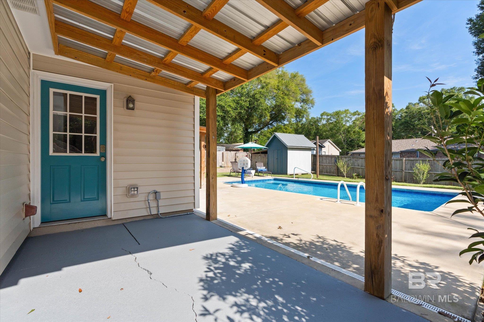 Listing images