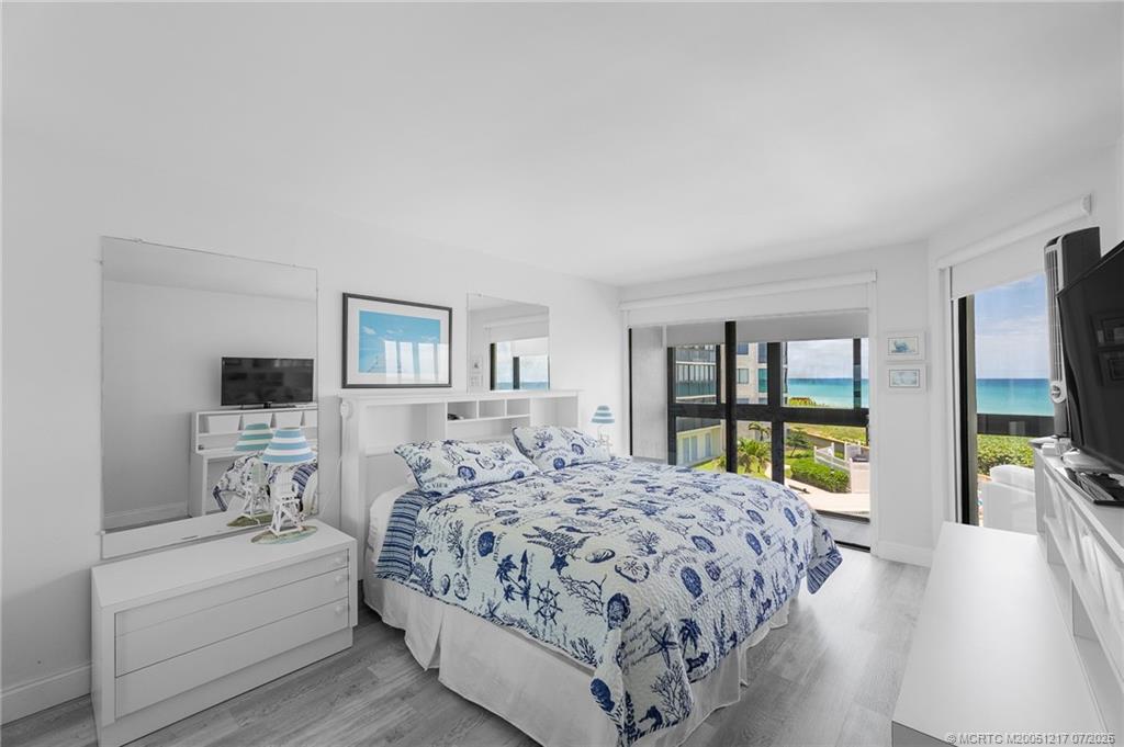 Listing images