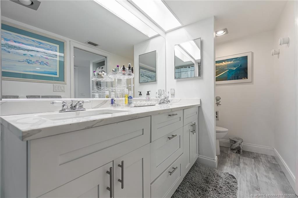Listing images