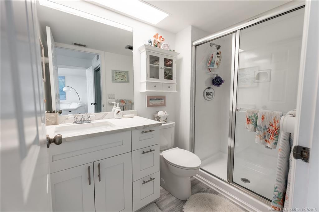 Listing images