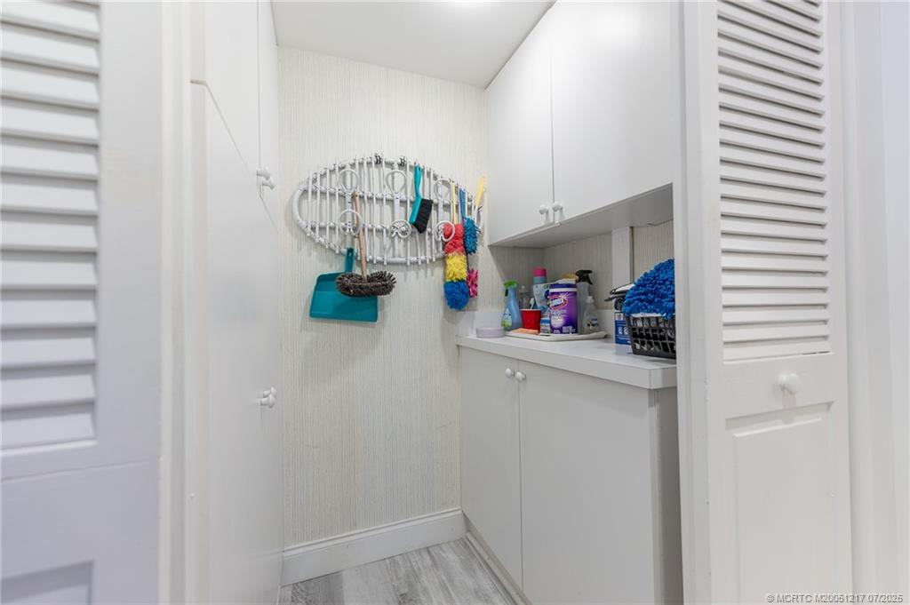 Listing images