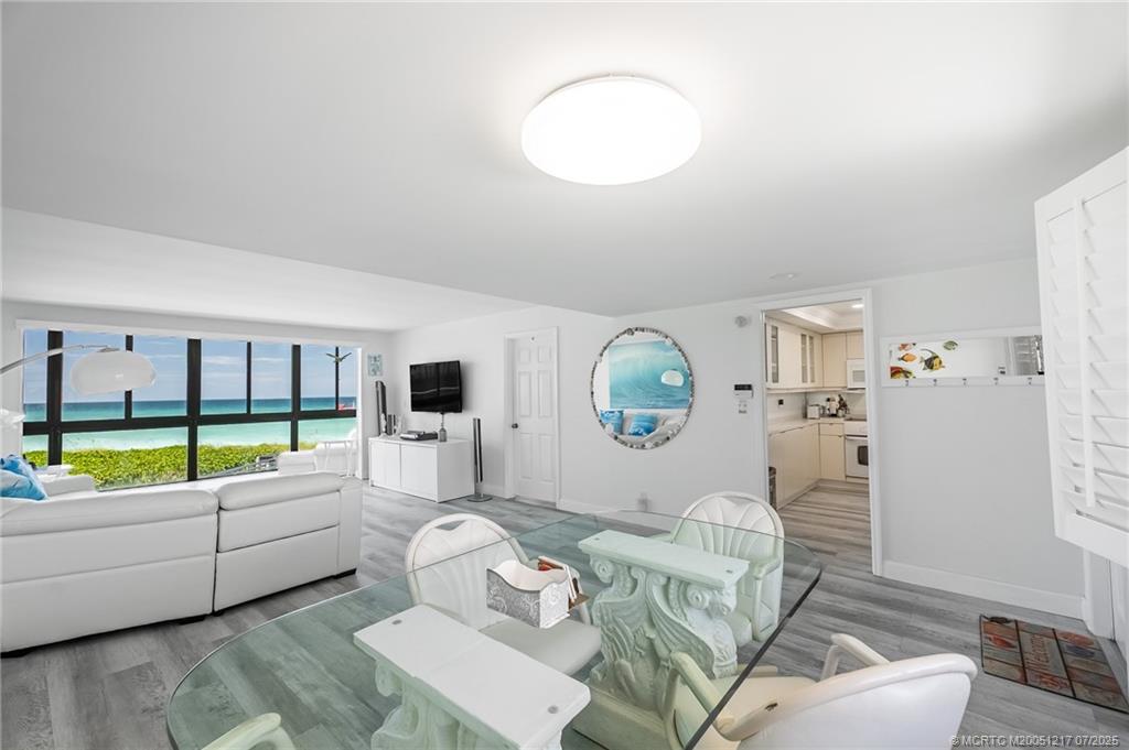 Listing images