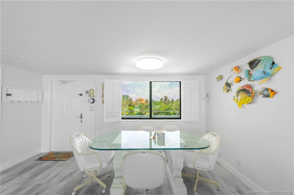 Listing images