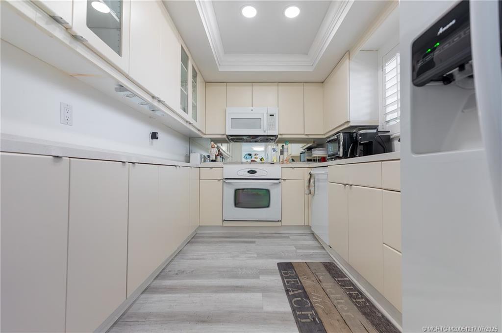 Listing images