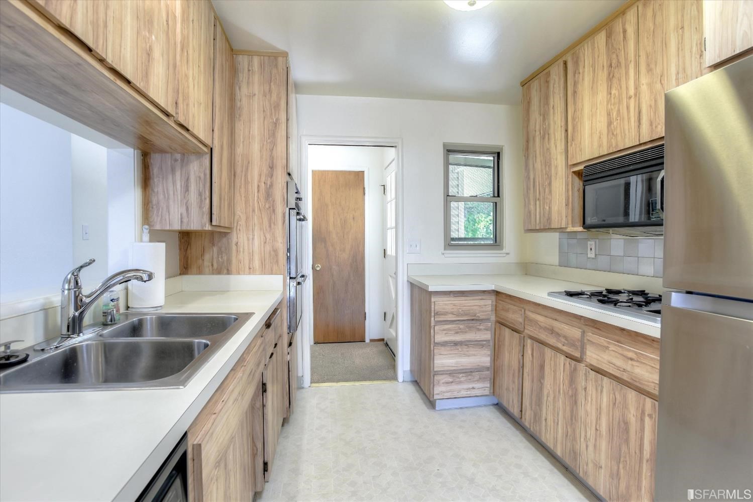Listing images