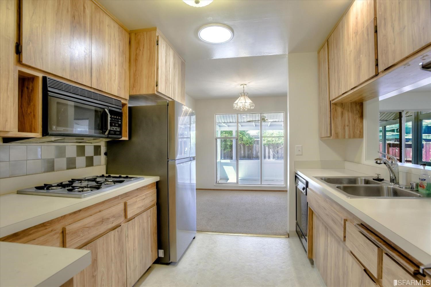 Listing images