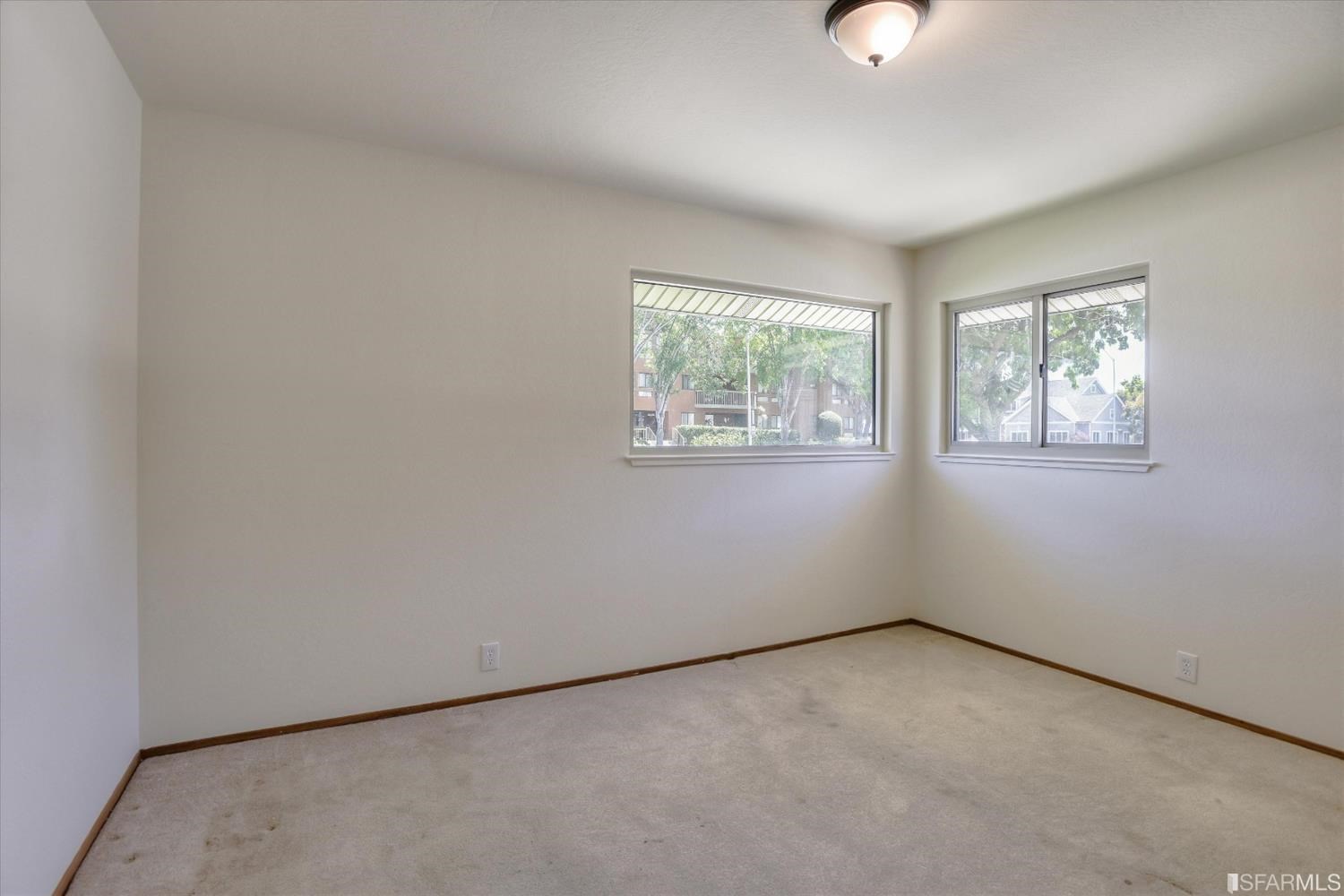 Listing images