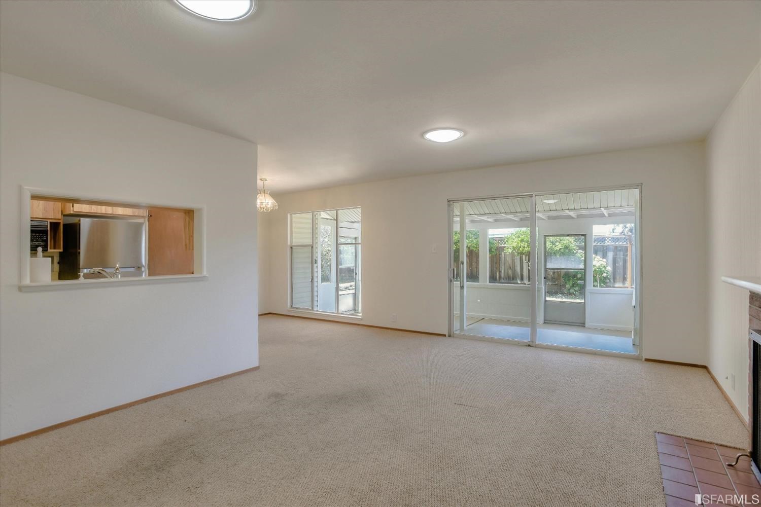 Listing images