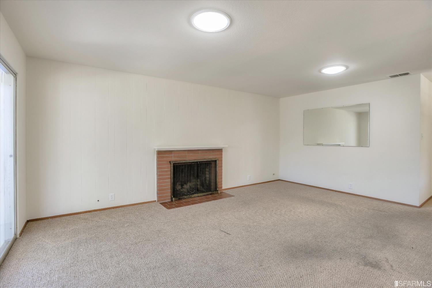 Listing images