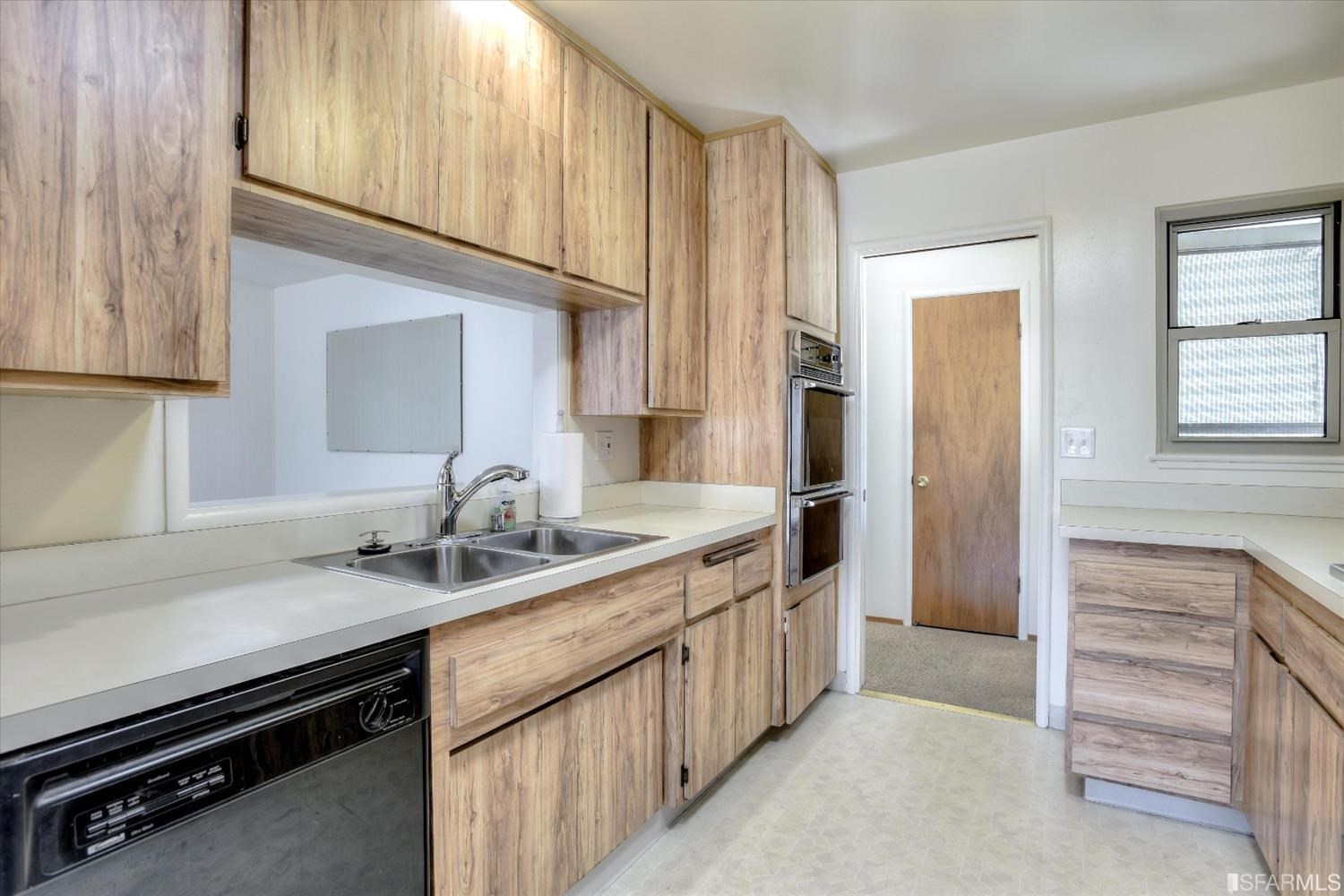 Listing images