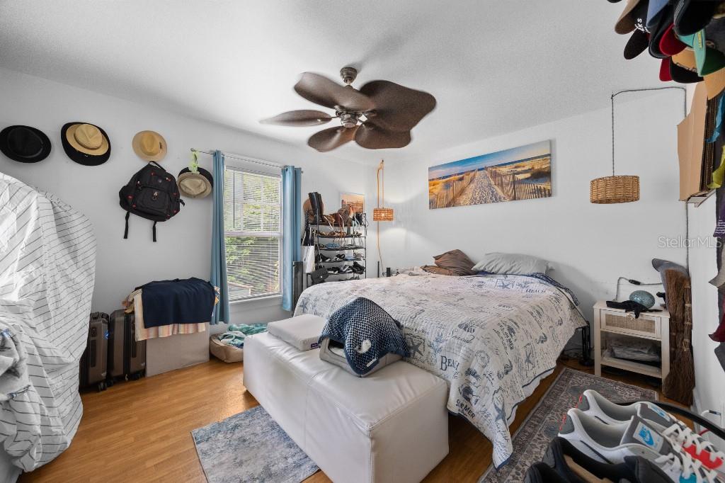 Listing images