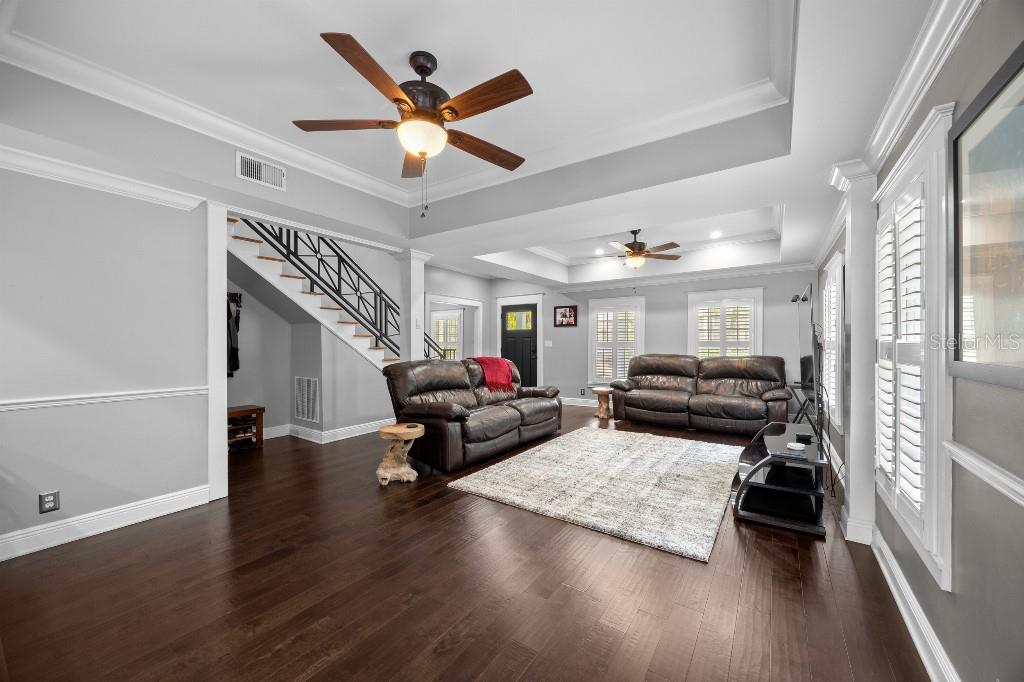 Listing images