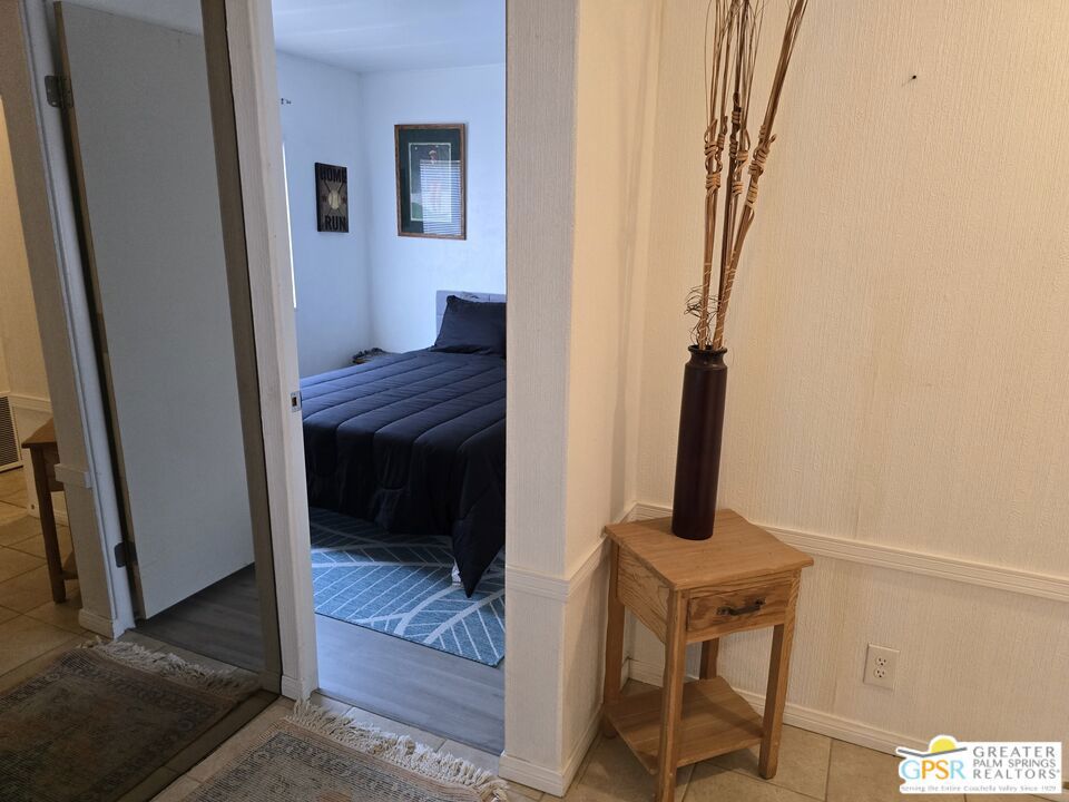 Listing images