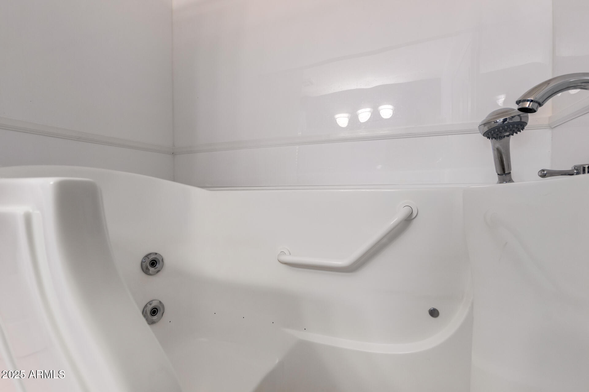 Listing images