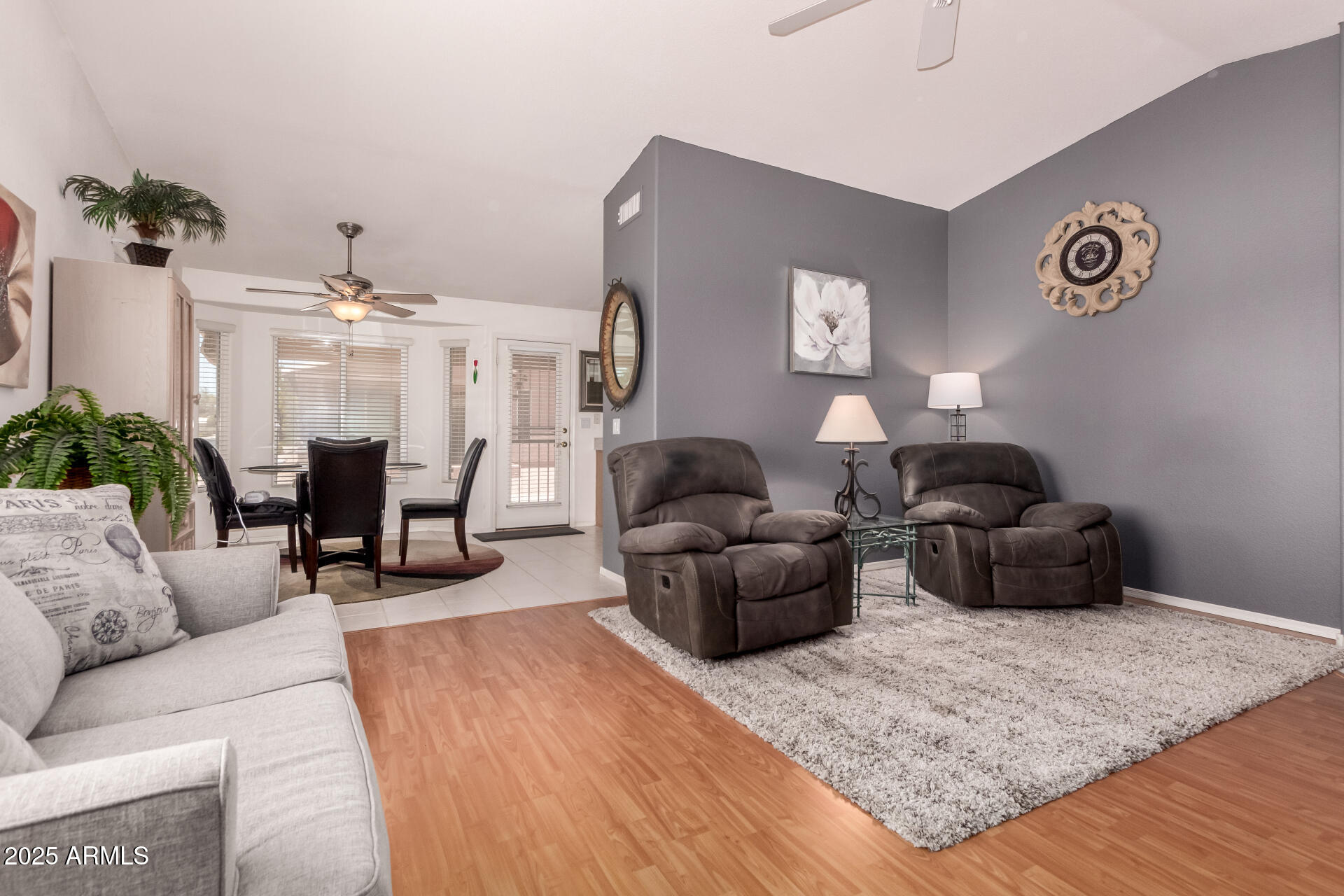 Listing images