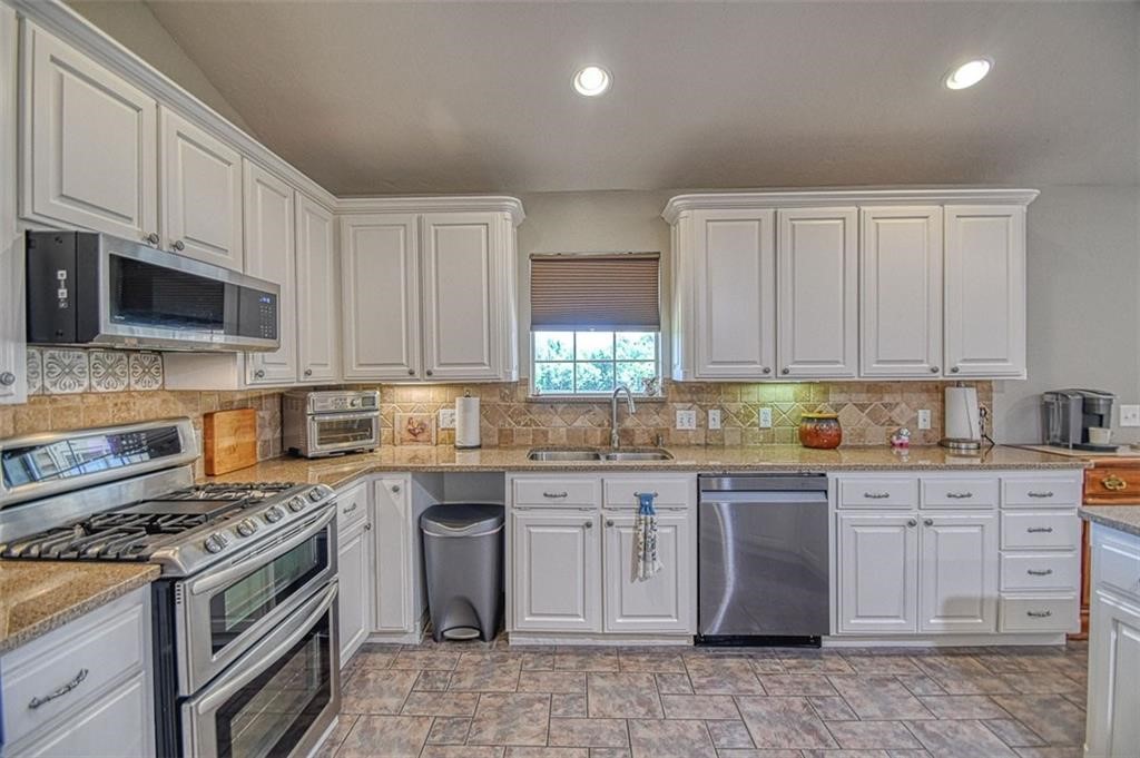 Listing images