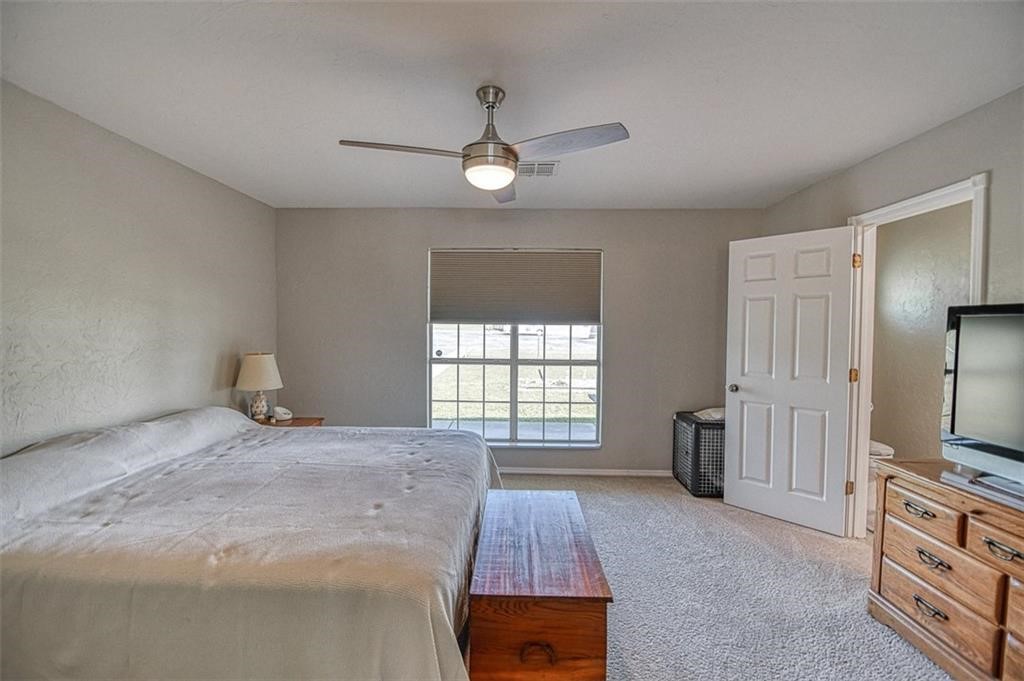 Listing images