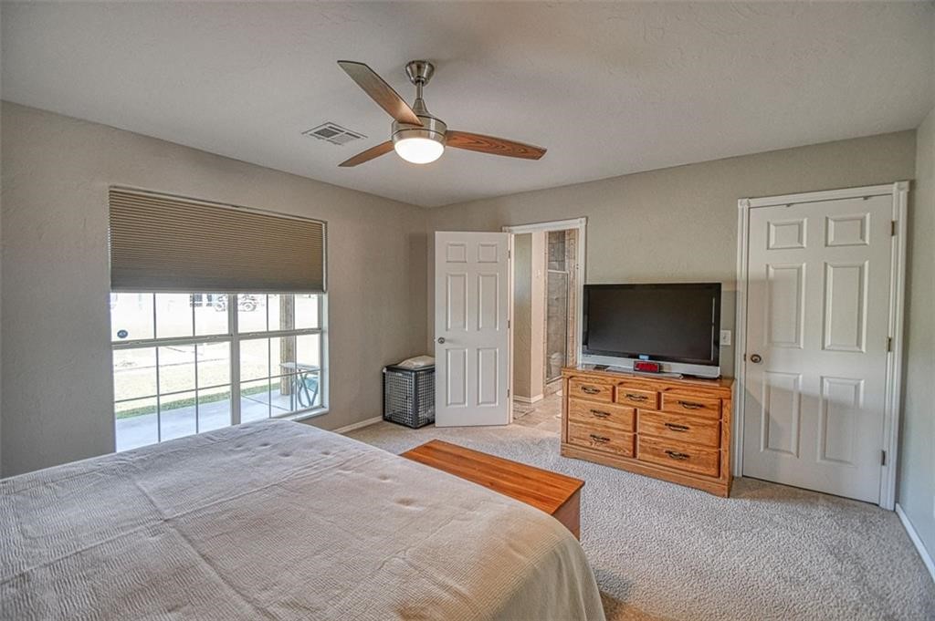 Listing images