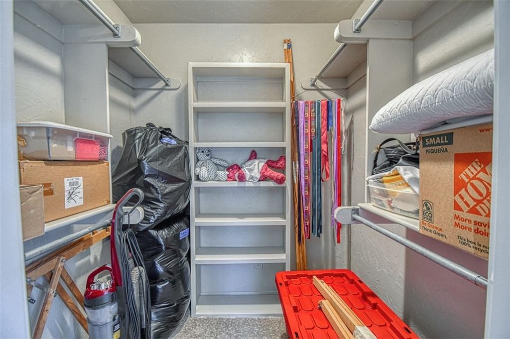 Listing images