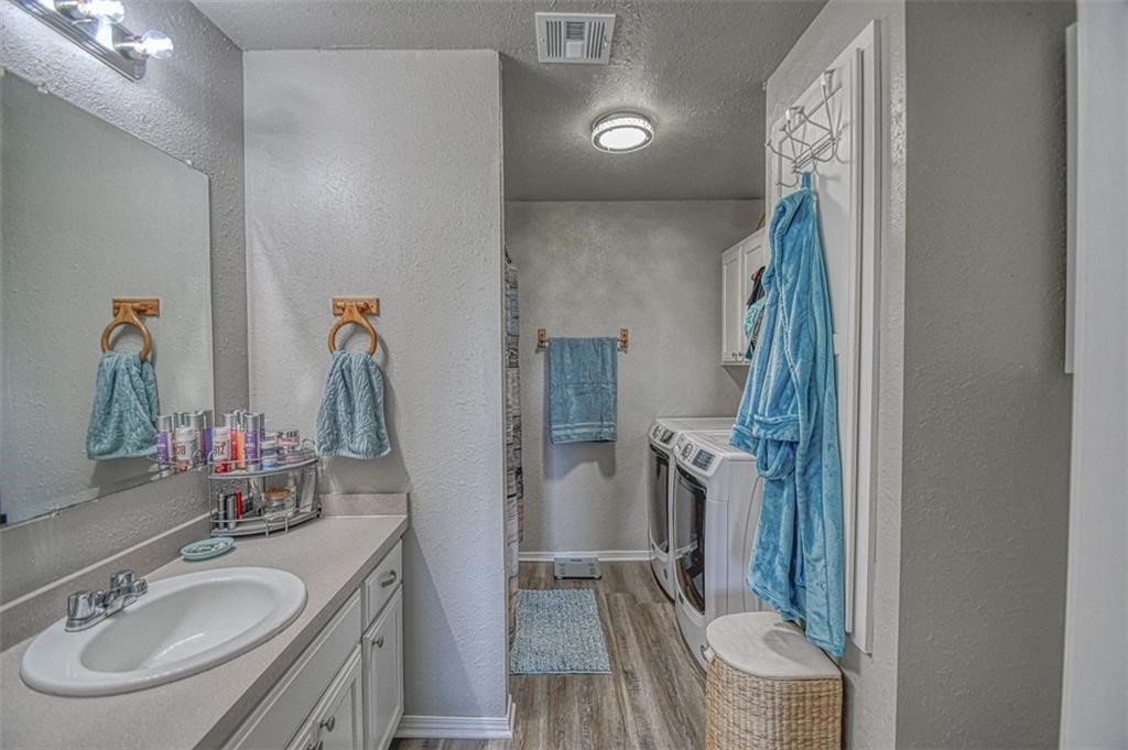 Listing images