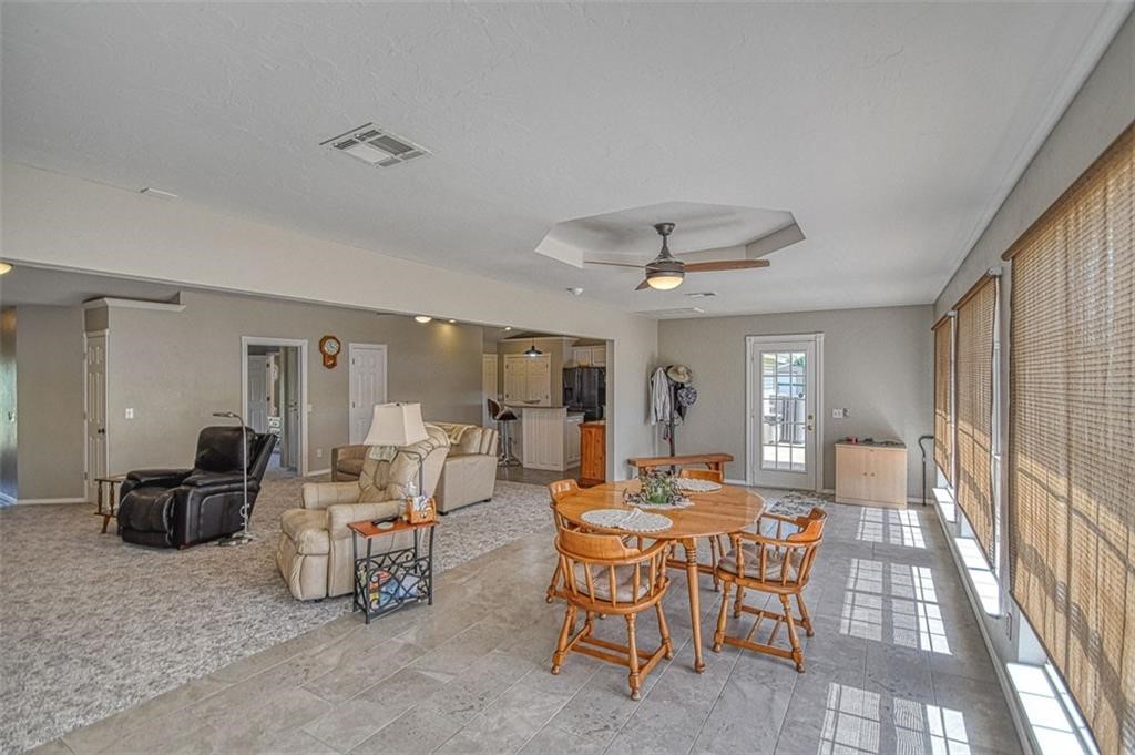 Listing images