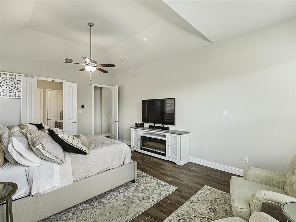 Listing images