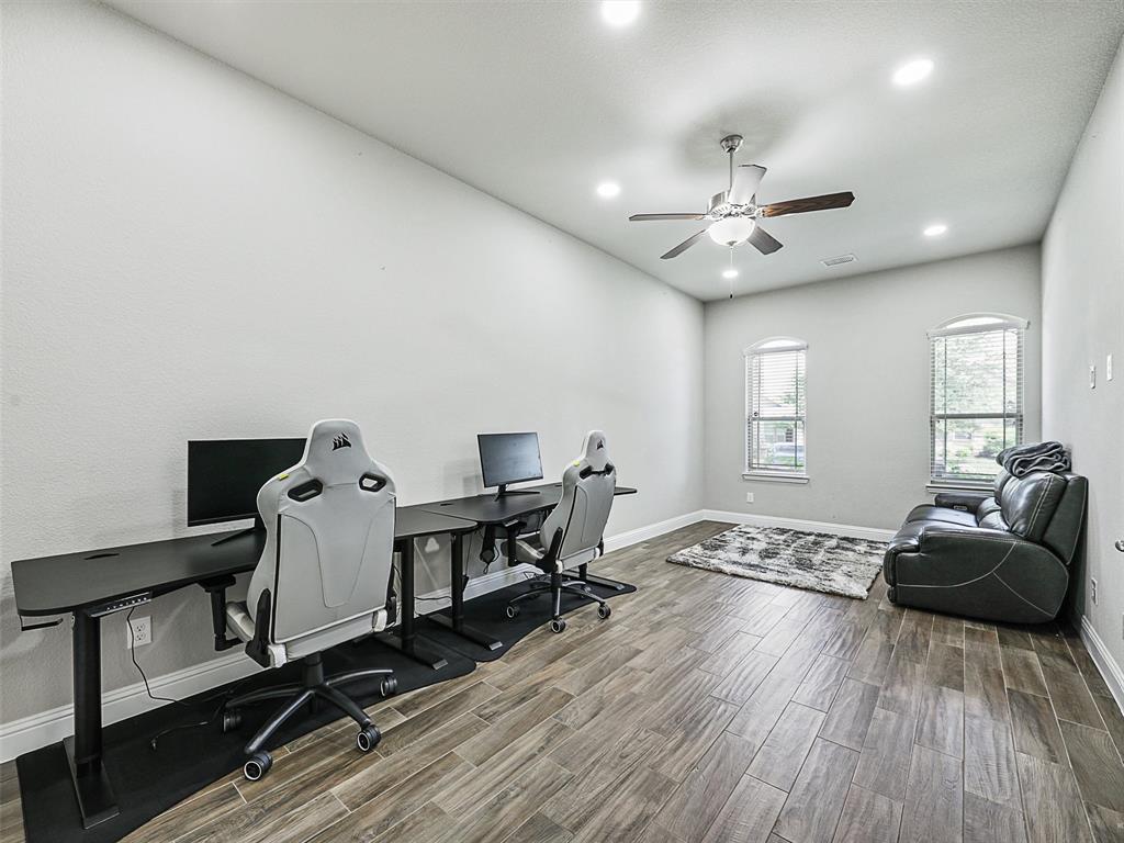 Listing images
