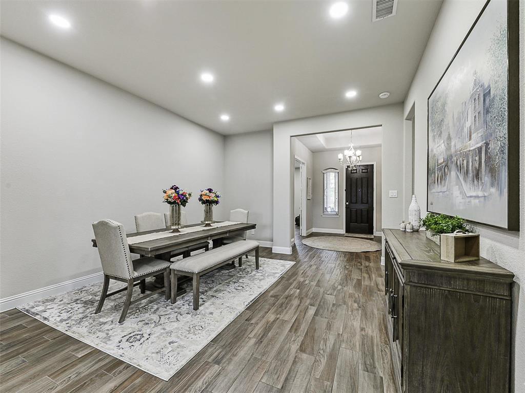 Listing images
