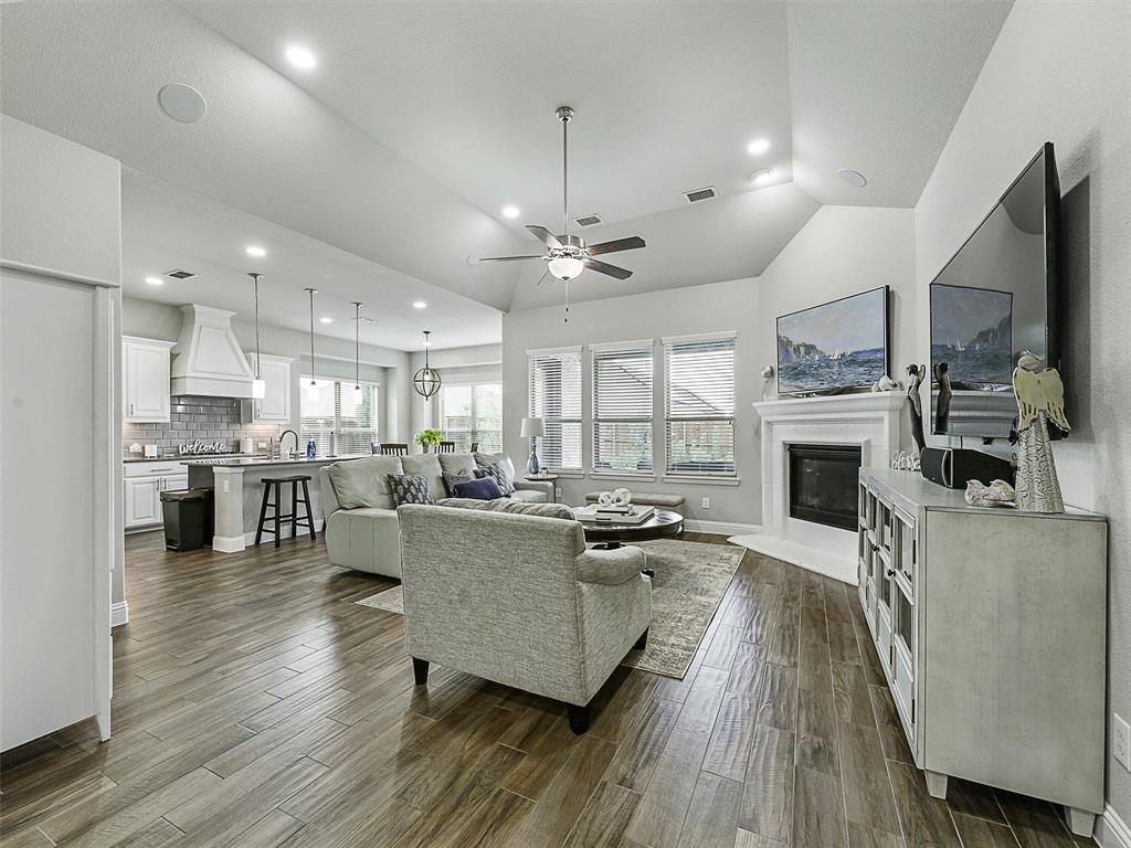 Listing images