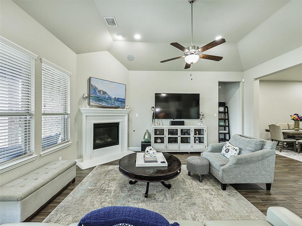 Listing images