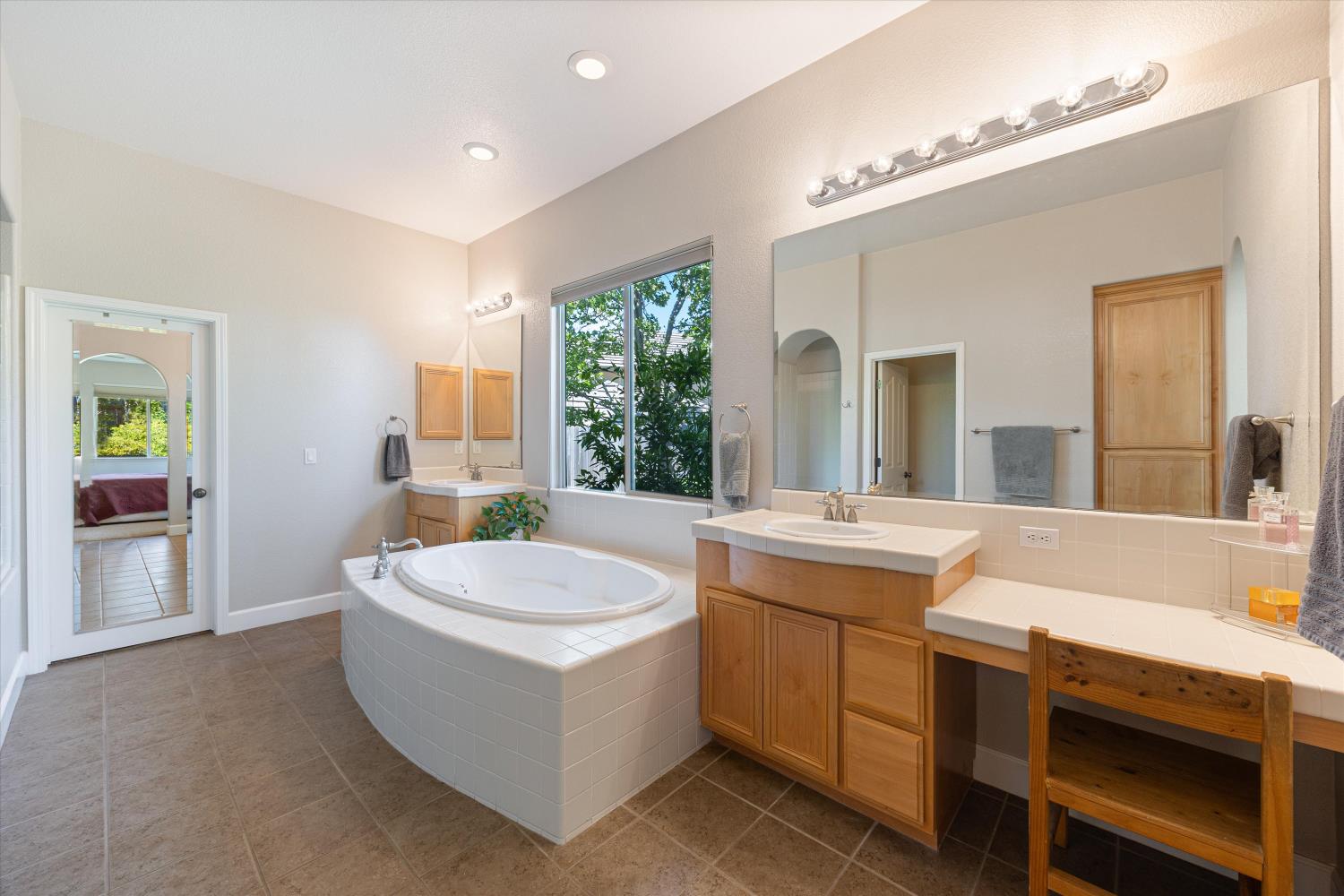 Listing images