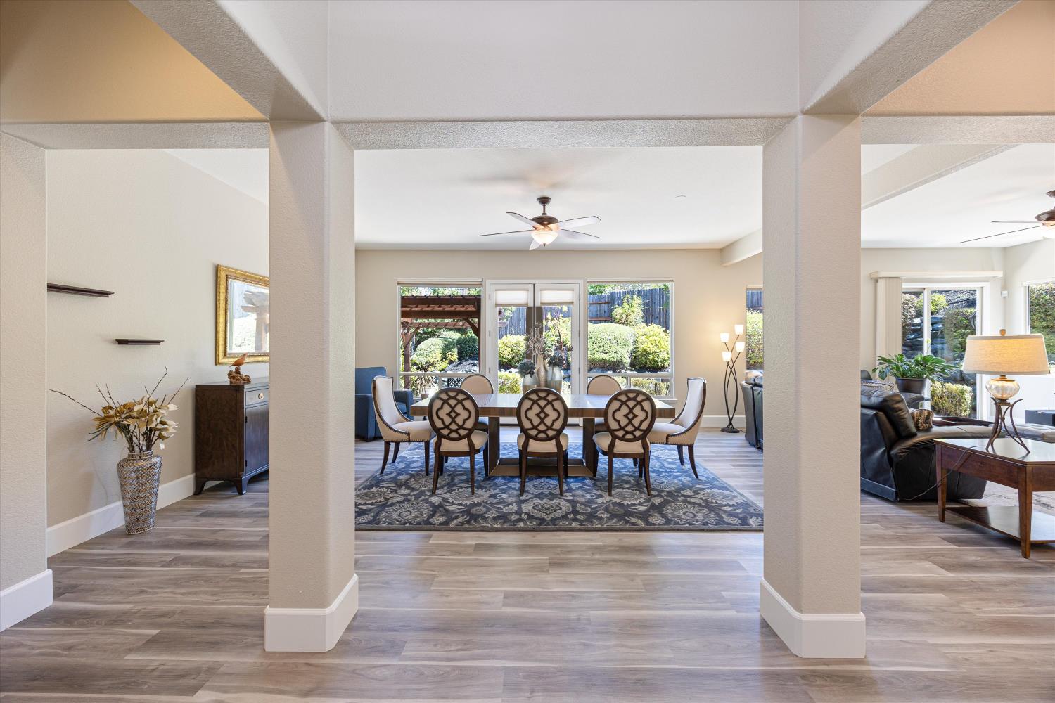 Listing images