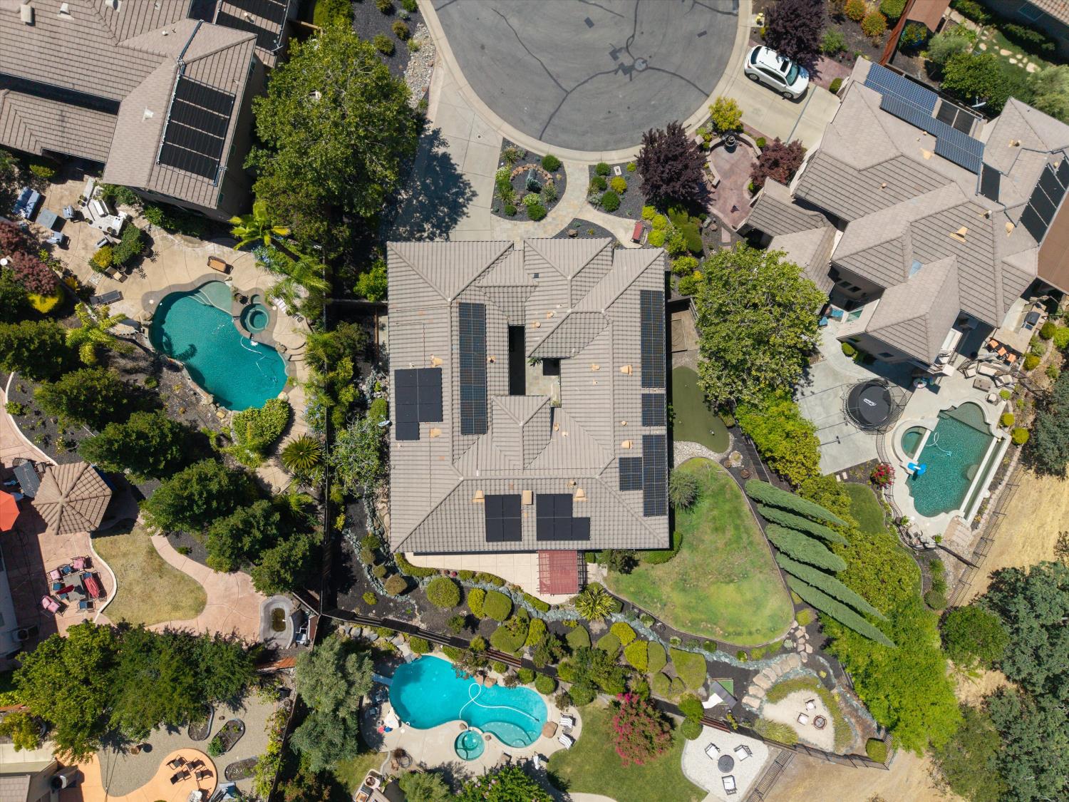 Listing images