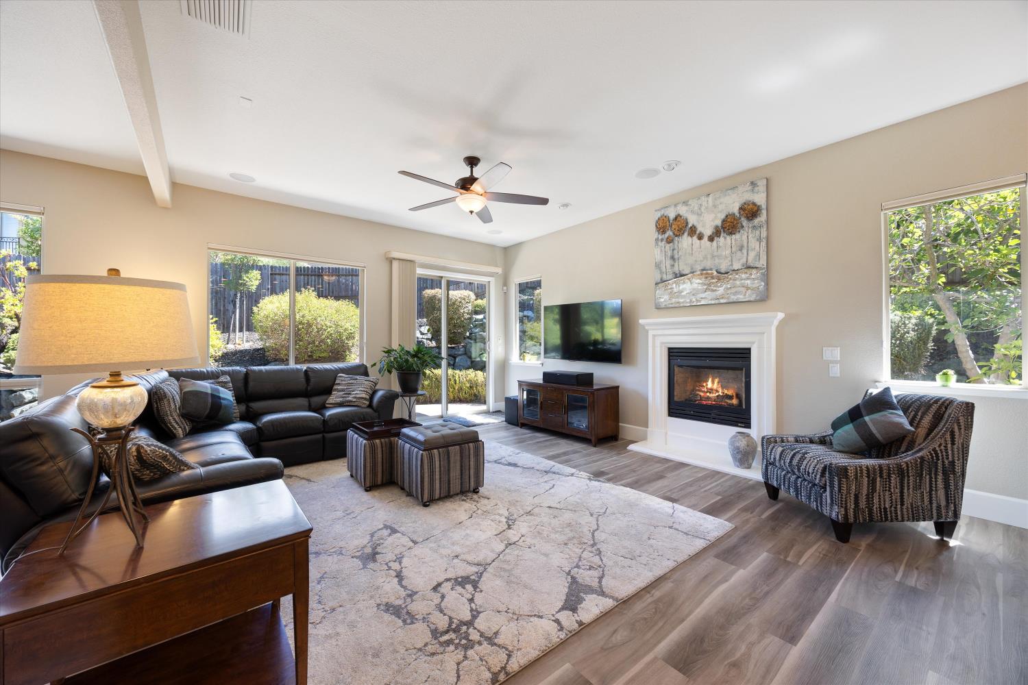 Listing images