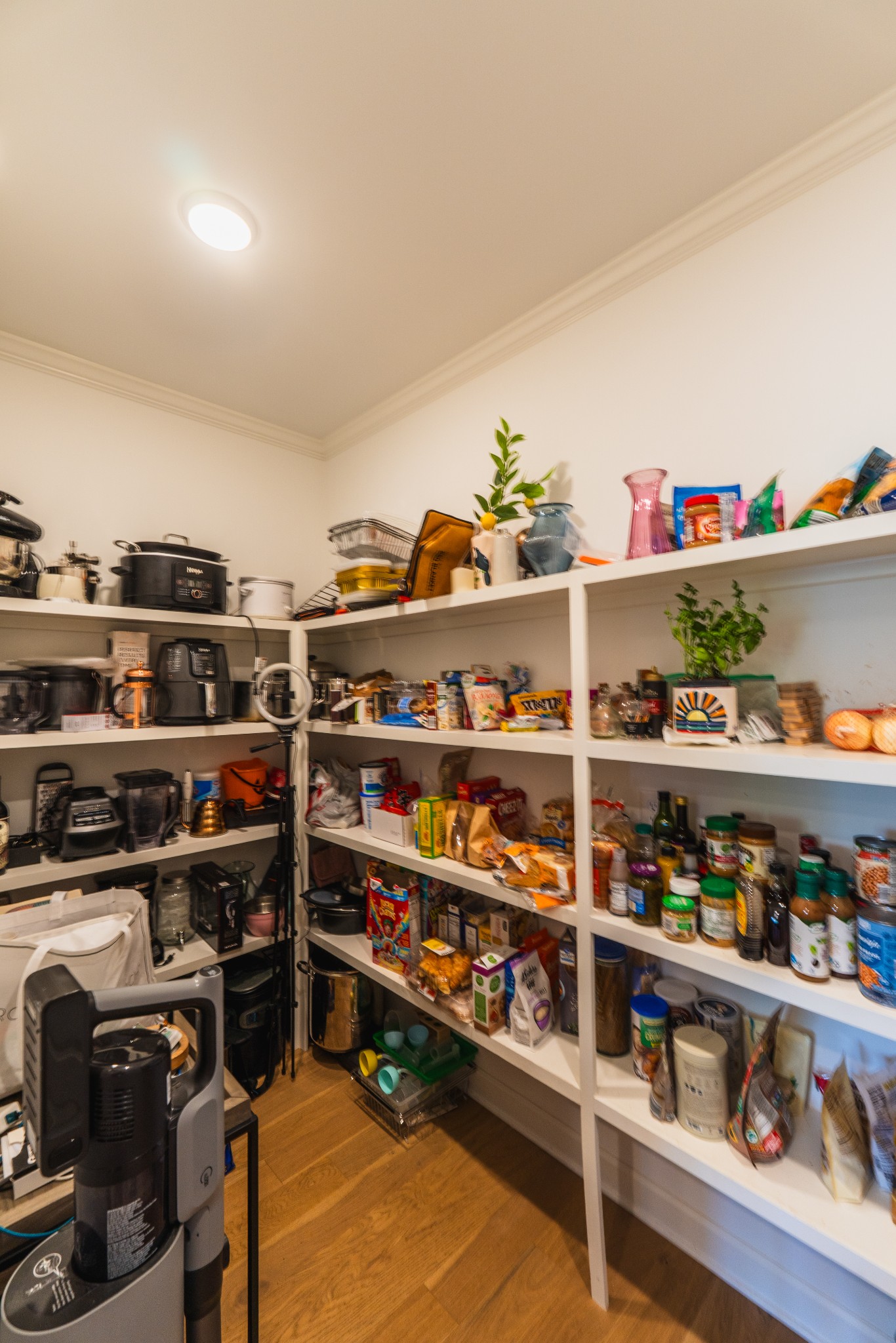 Listing images