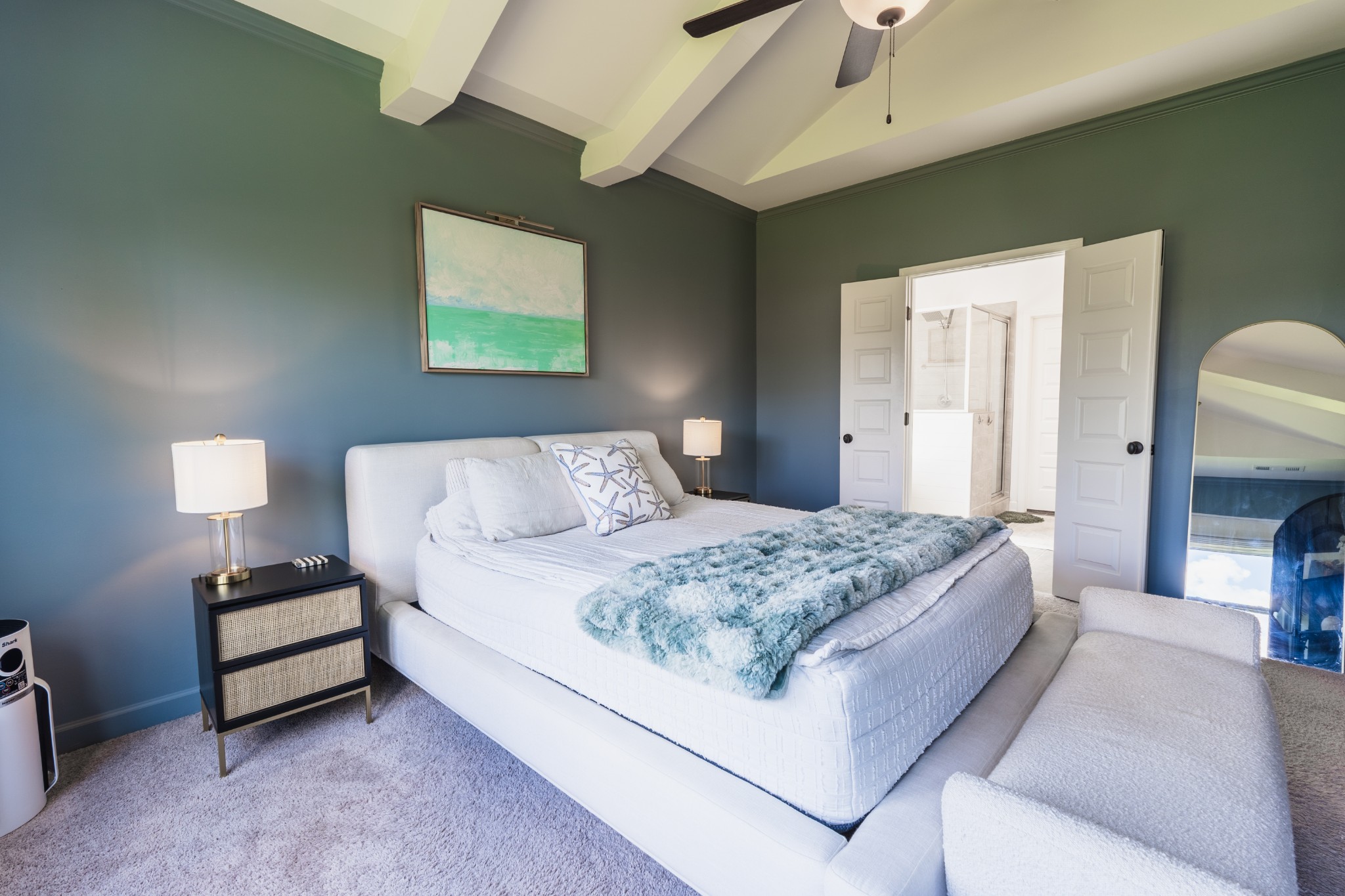 Listing images