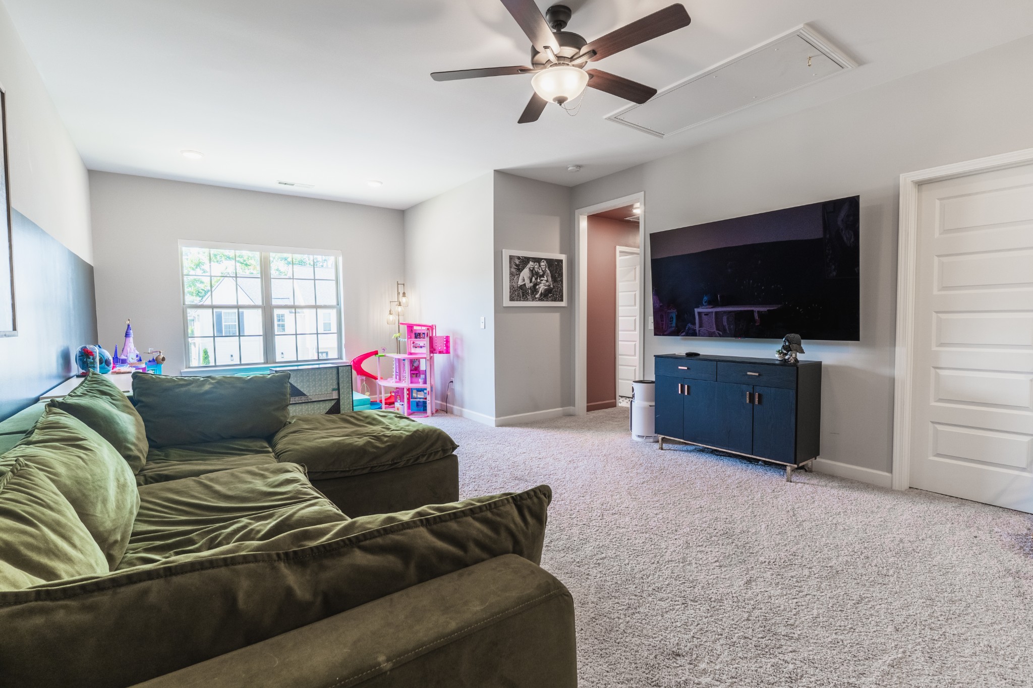 Listing images