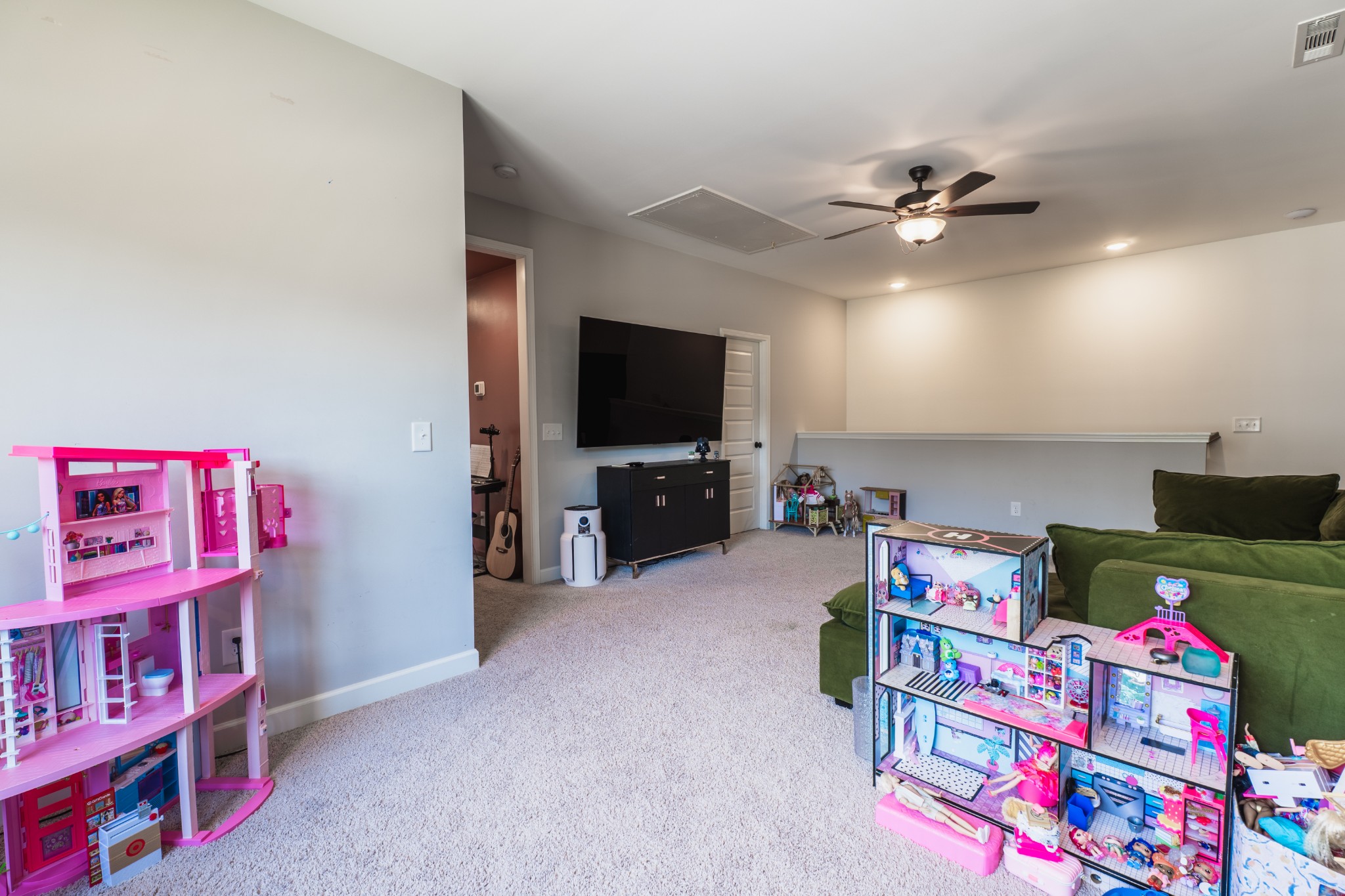 Listing images