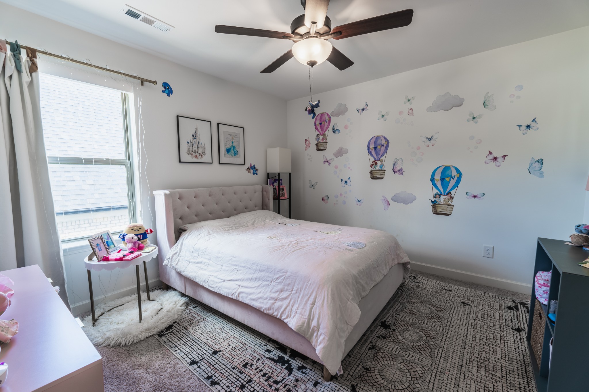 Listing images