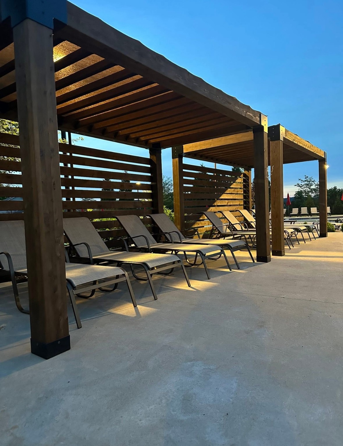 Listing images