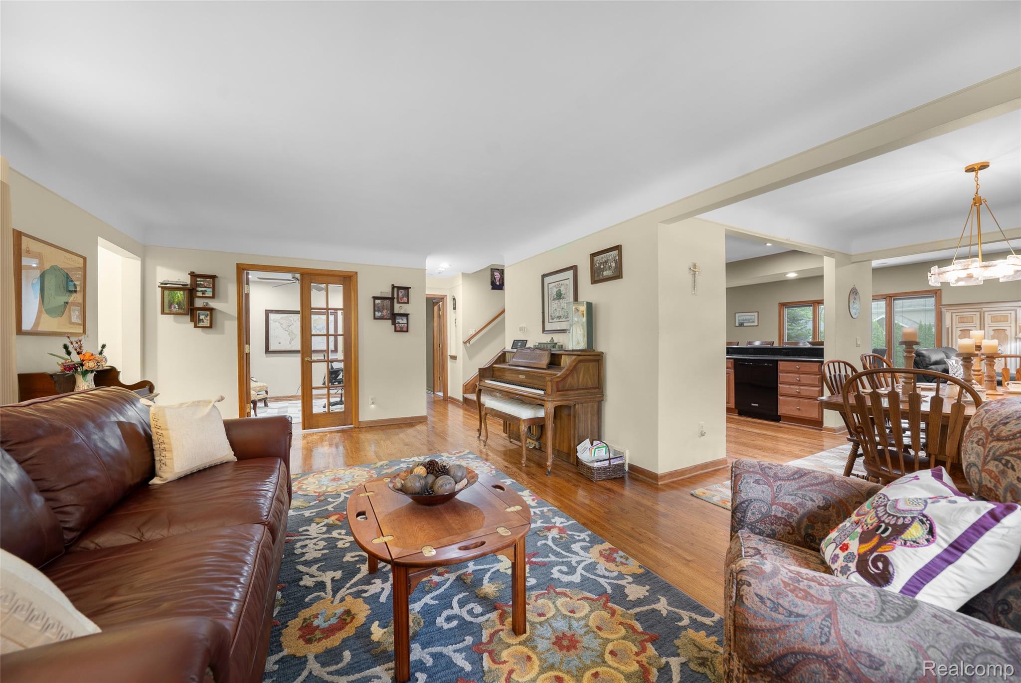Listing images