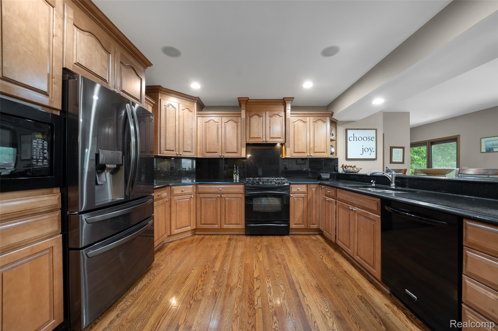 Listing images