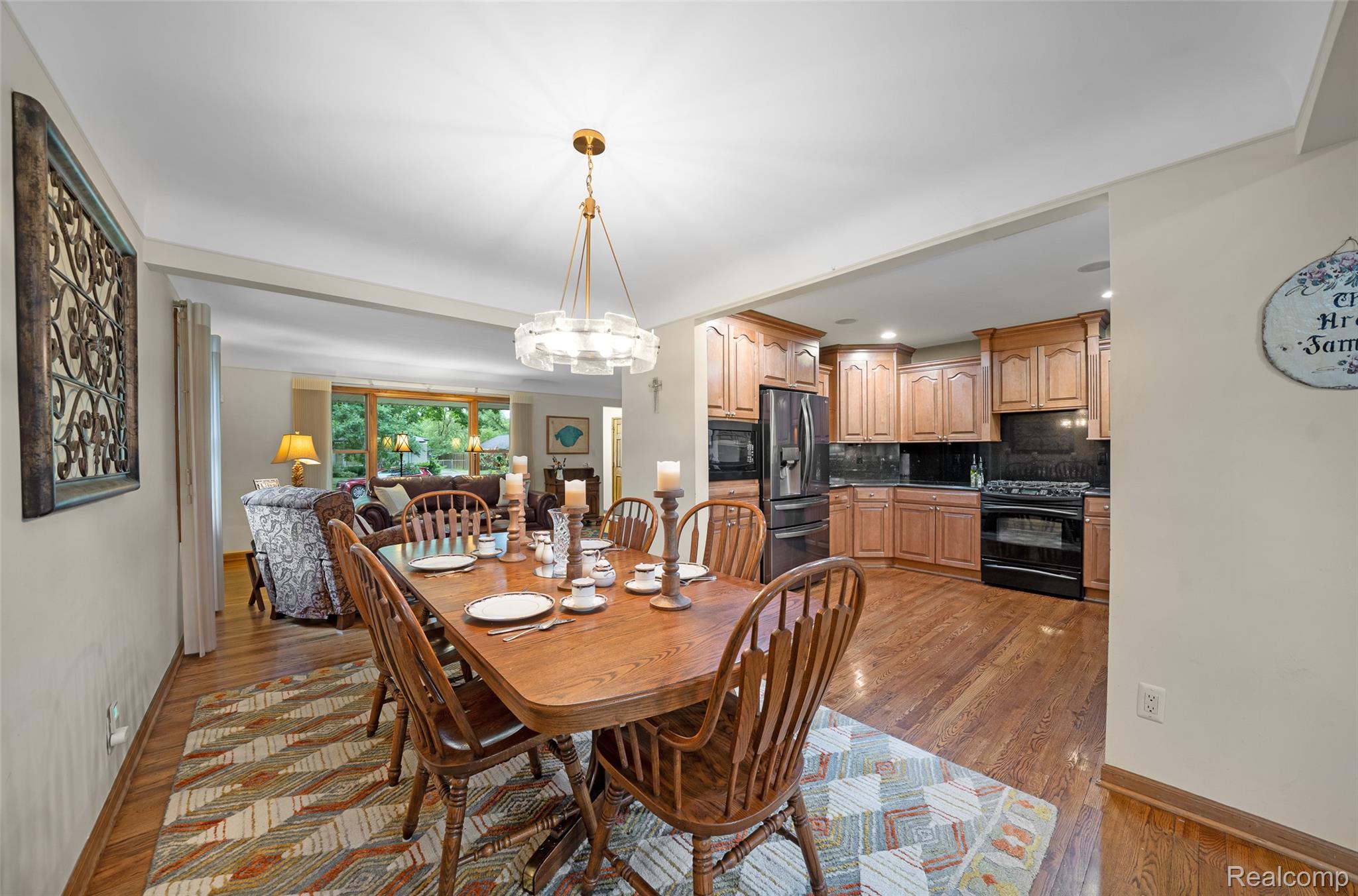 Listing images