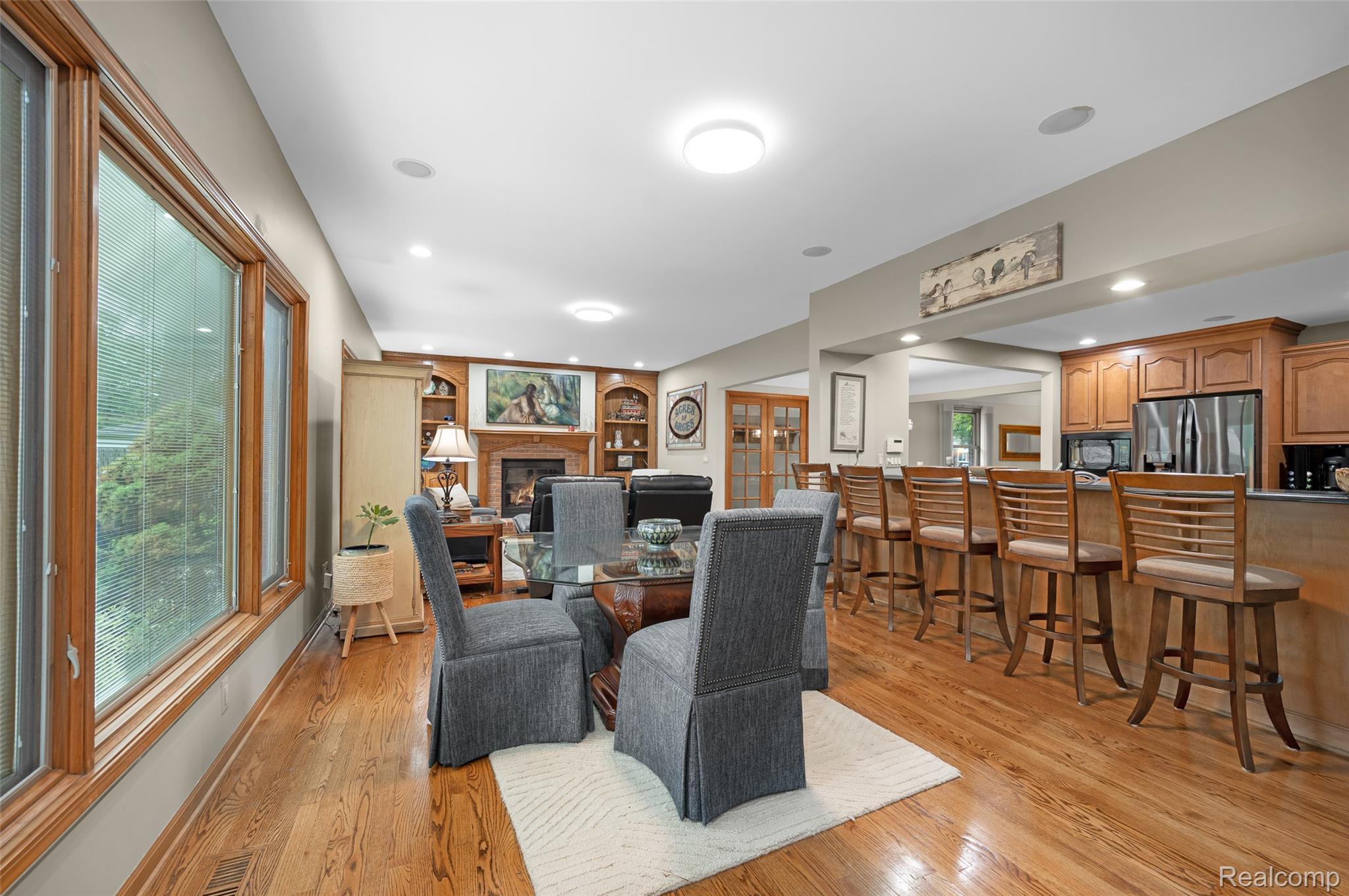 Listing images