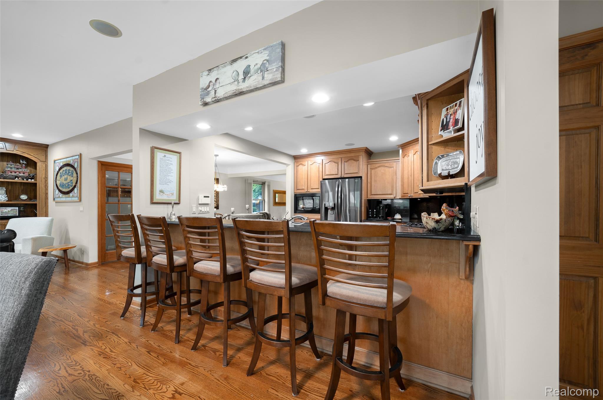 Listing images