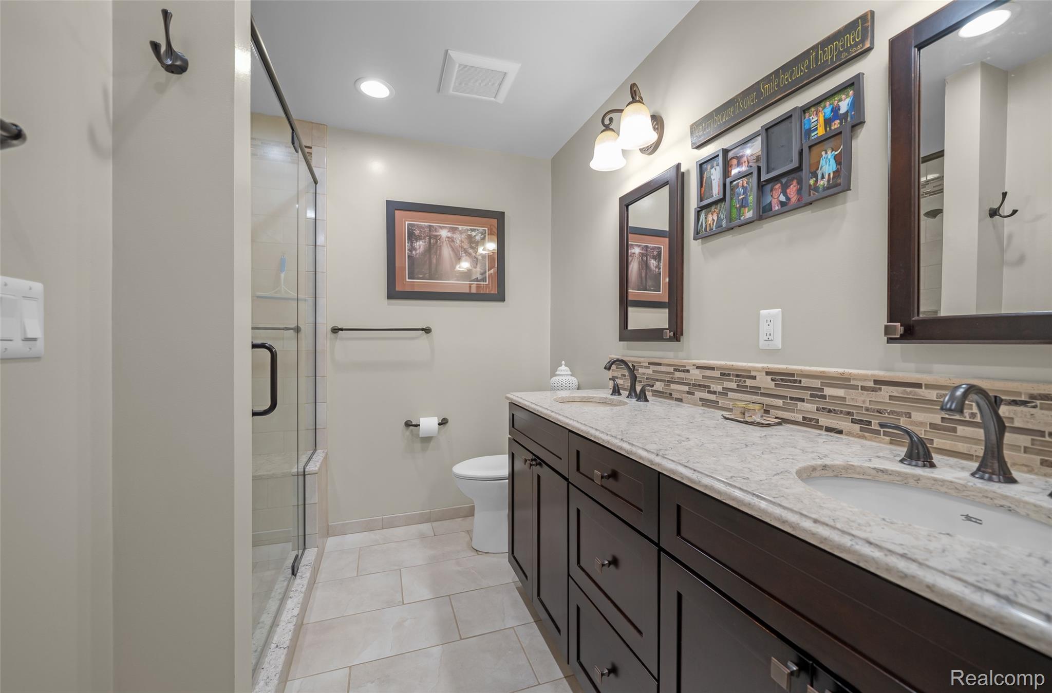 Listing images
