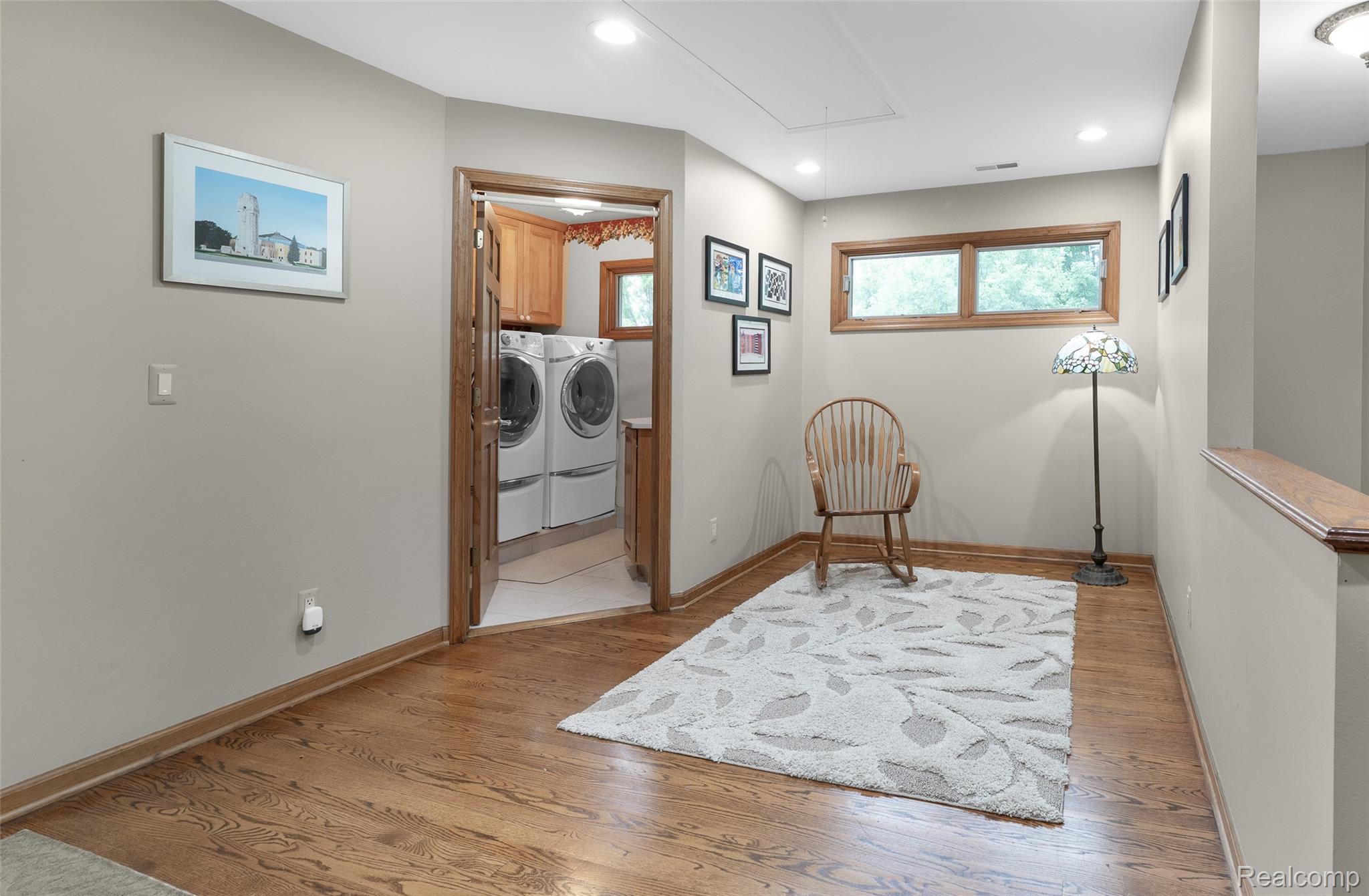 Listing images