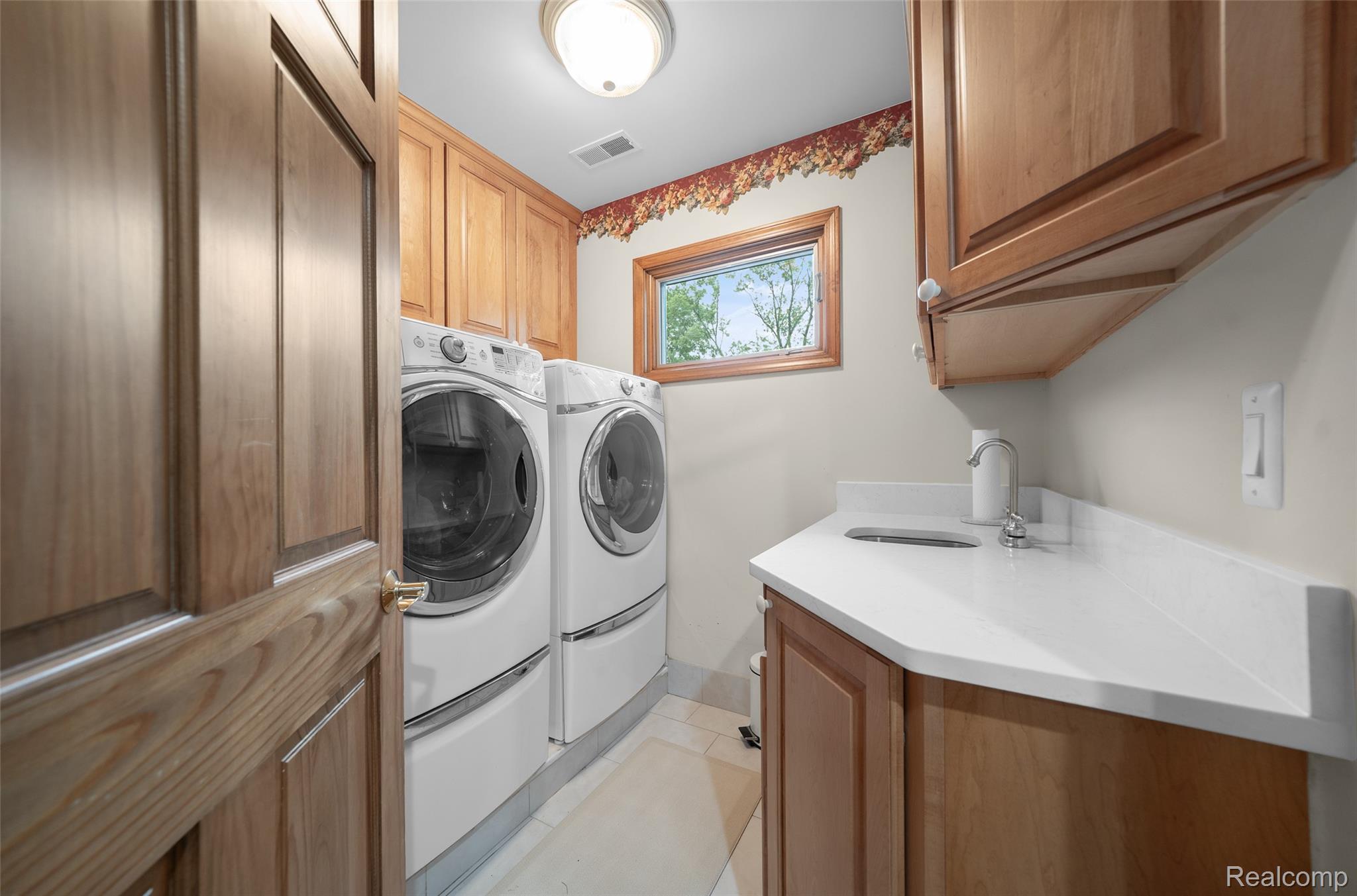 Listing images