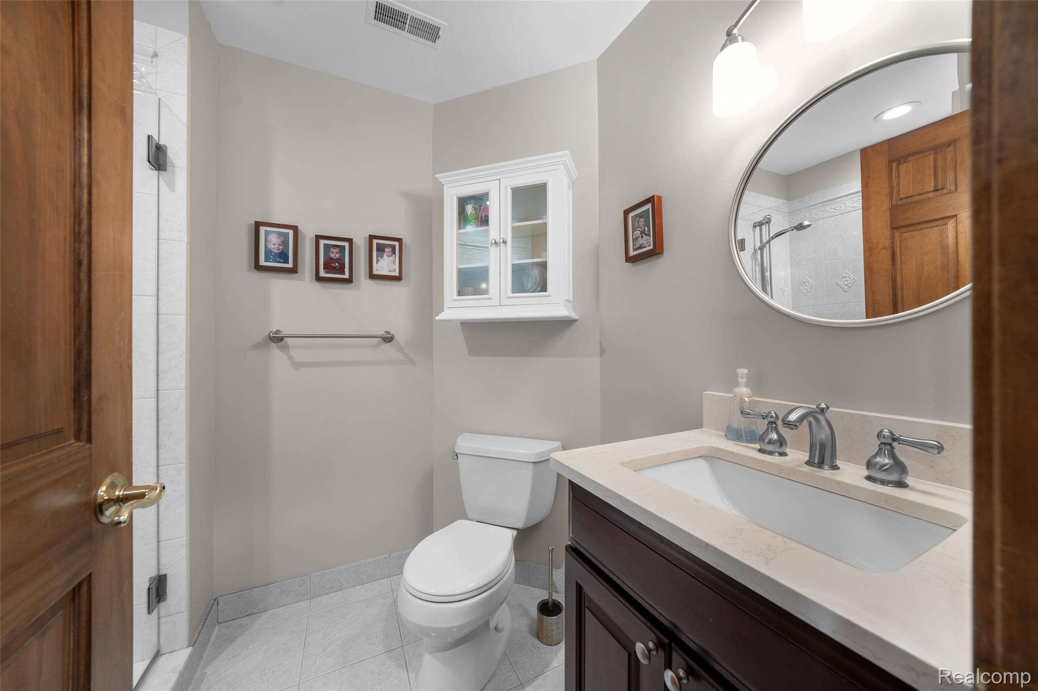 Listing images